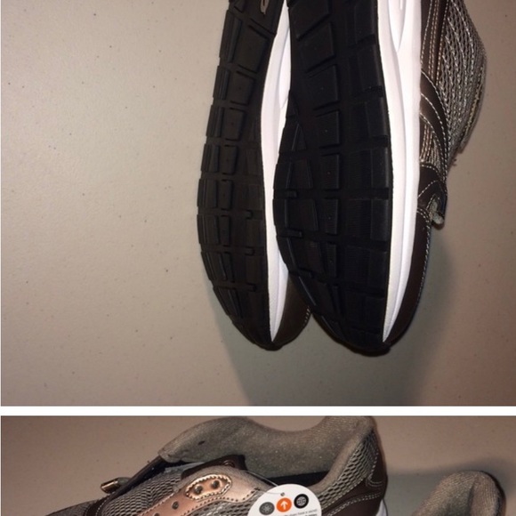 Never worn anti gravity easy spirit Galaton sneaker - Picture 4 of 6